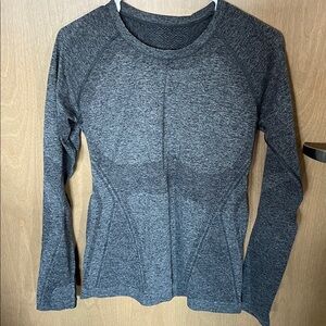 EUC Athleta Momentum Seamless Long-Sleeve Top Grey